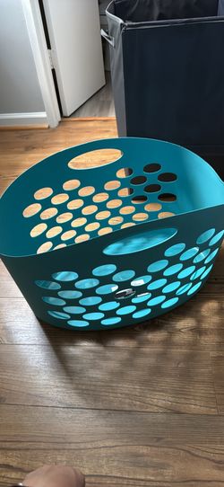 FREE plastic hamper