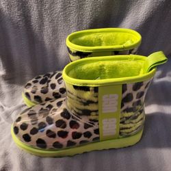 New cheetah key lime Ugg boots sz7
