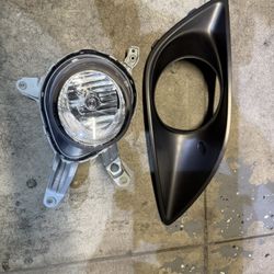 13-17  Hyundai Veloster Turbo , Fog Light Lamp Assembly Passenger Side 