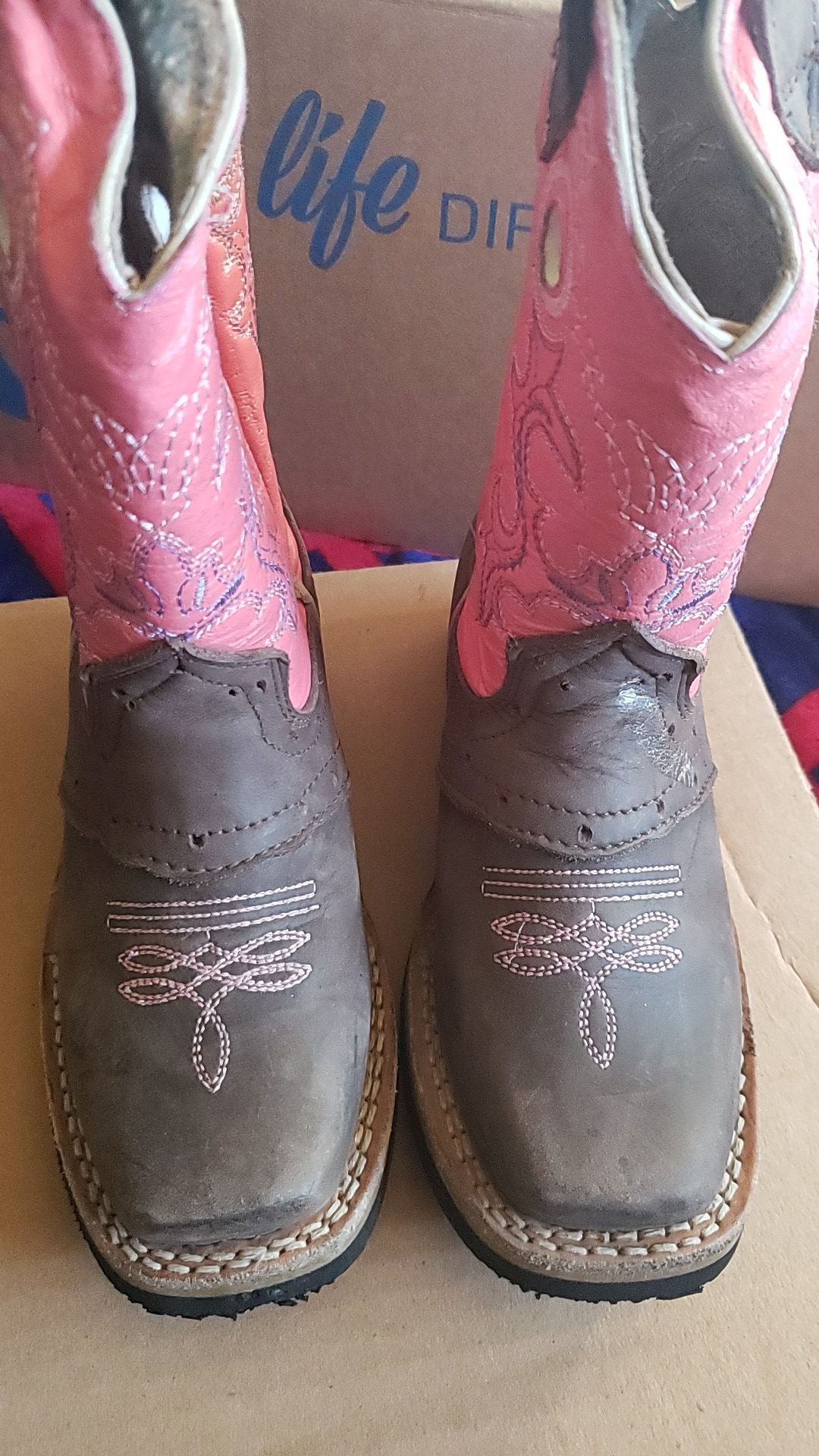 Girl size 11 cowgirl boots