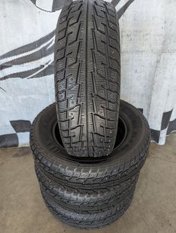 235/65r17 "Near Brand New" Federal Himalaya SUV studded winter snow tires