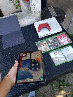 I'm willing to trade 2 Items For Iphone 17 pro Max 16 Pro Max 14 Pro Max 1TB or Cash & Trade or Cash Me Out. Public places only meet up