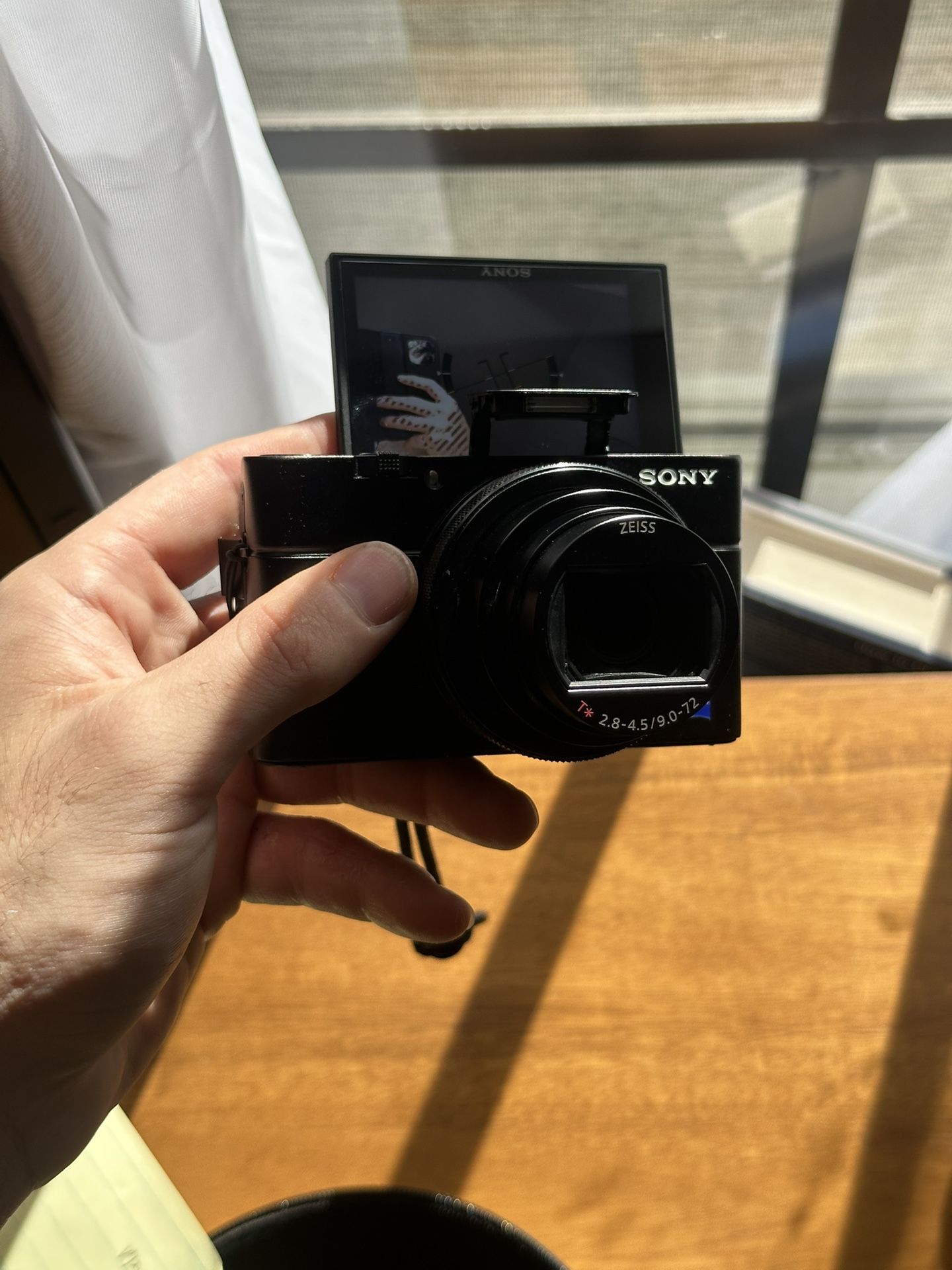 Sony Point and Shoot - Like New - RX100 VII - 4K Camera