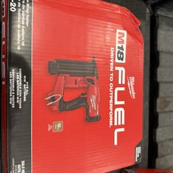 Milwaukee 18g Brad Nailer