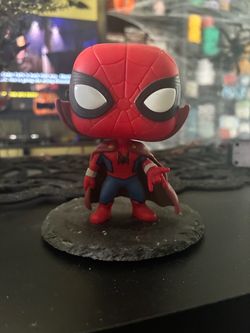 Spider-Man bobble with cape Funko pop