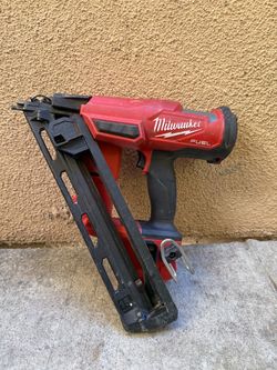 Milwaukee M18 FUEL Brushless Cordless Gen II 15-Gauge Angled Finish Nailer (Tool-Only)