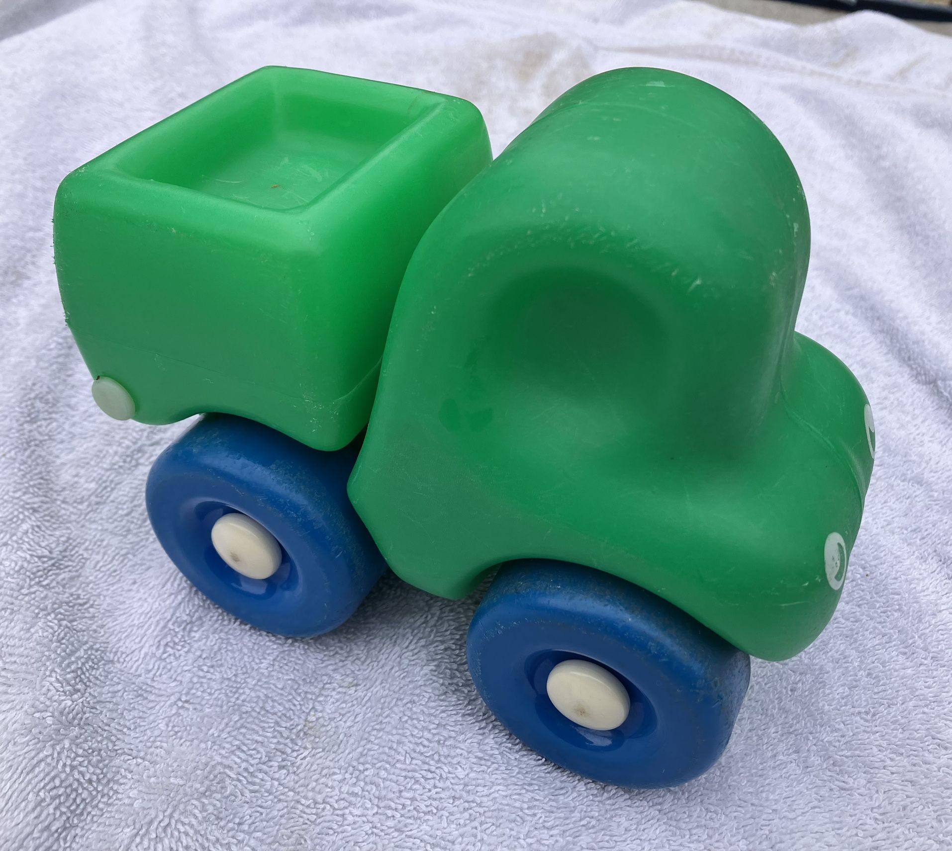 Little Tikes Toddler First Wheels Green Dump Truck with Face pre owned used condition with wear/marks
