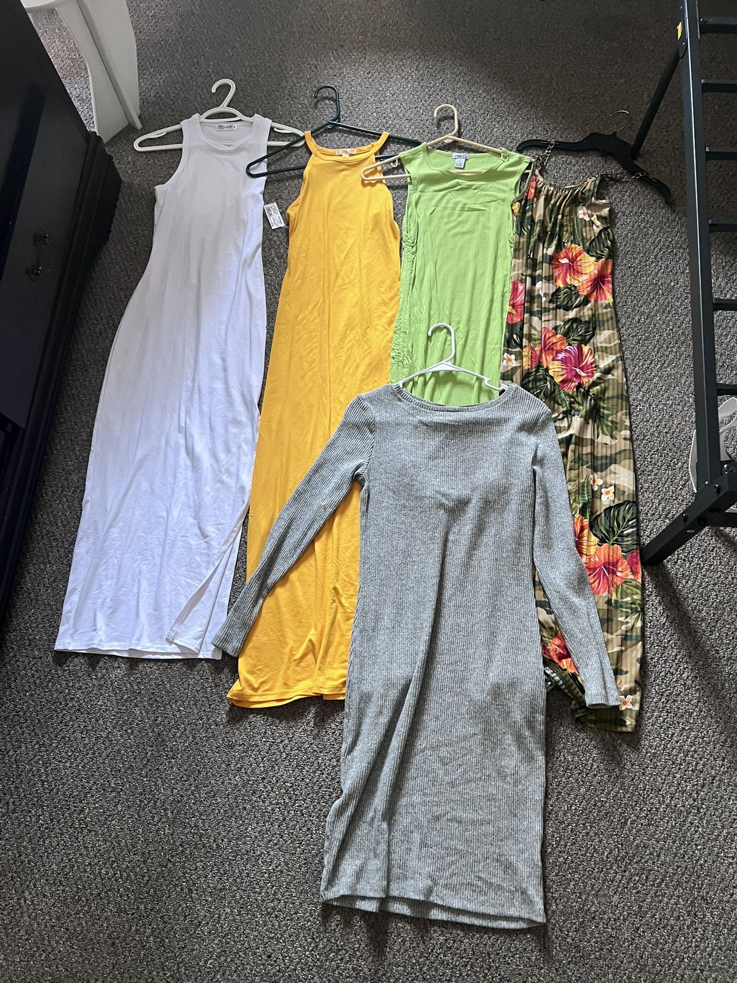 Gently Used Juniors/Womens Clothes