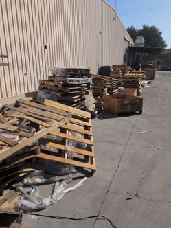 Used Wooden Pallets $2