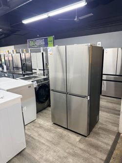 🔥SAMSUNG STAINLESS STEEL 4-DOOR FLEX REFRIGERATOR COUNTER DEPTH WIRH BEVERAGE CENTER AND ICE MAKER🔥