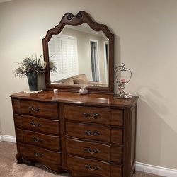 Cal King Bedroom Set