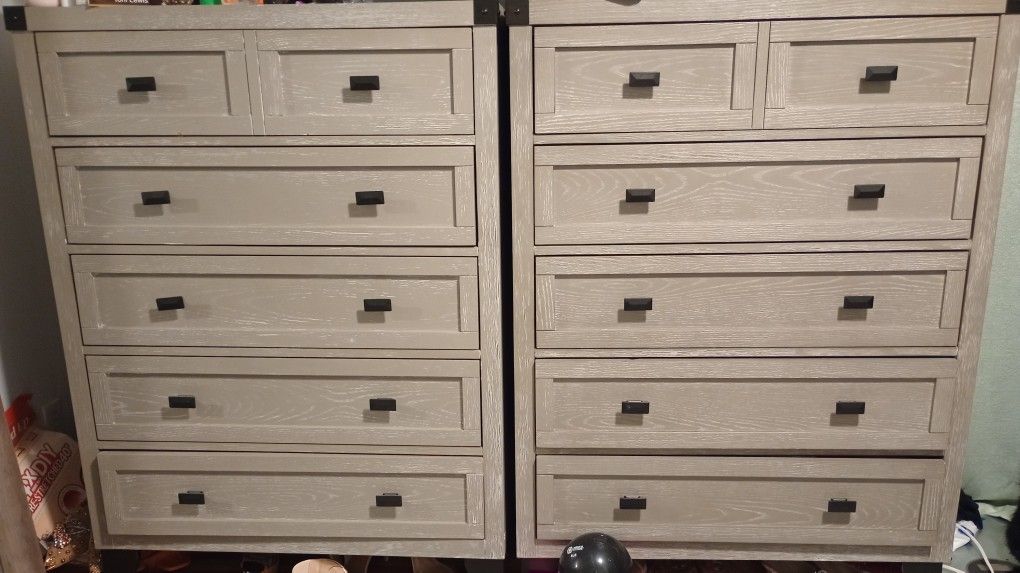 2 Bedroom Dressers, Headboard, Book Shelves & Matching Full Body mirror - Gray