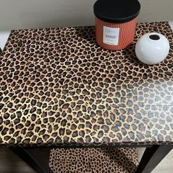Beautiful HAND PAINTED leopard Print Table!!! 