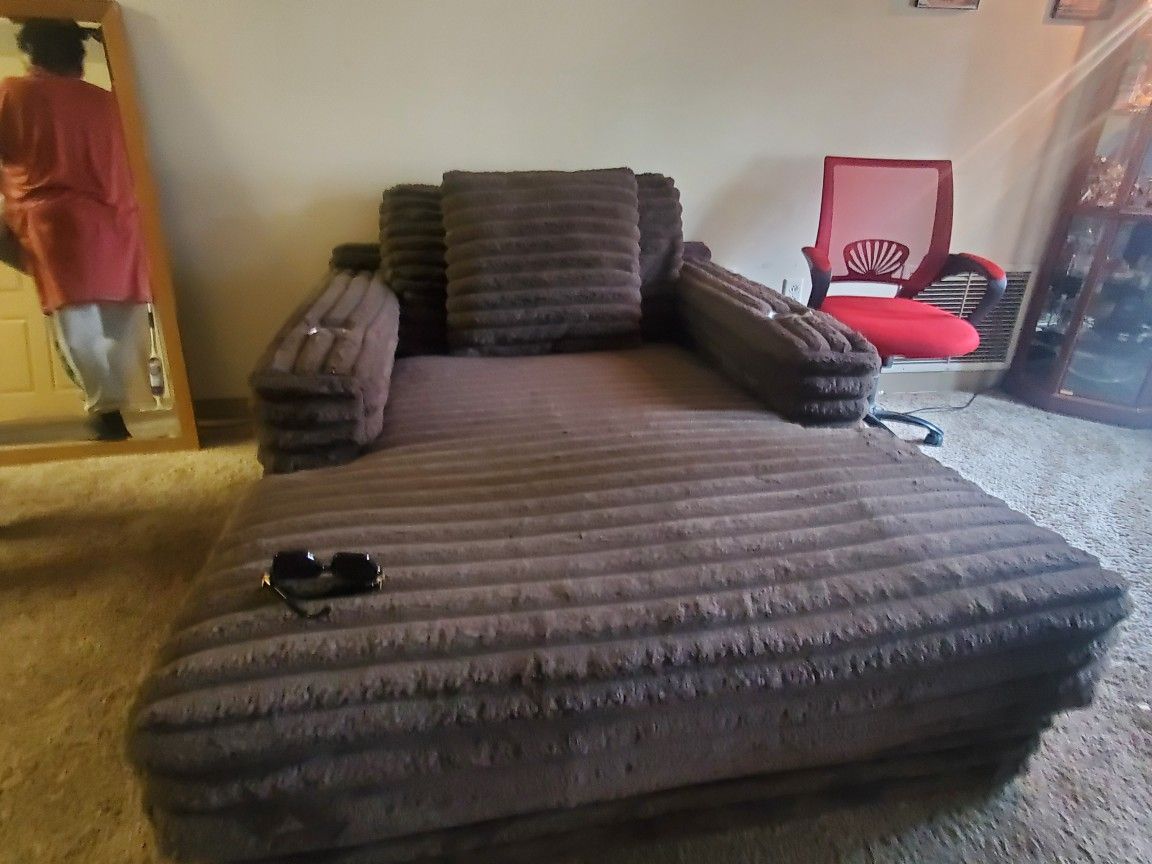 Sofia Chaise Lounge