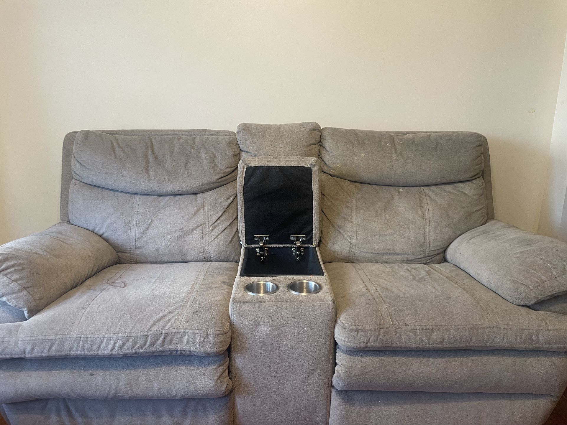 Power Reclining Couch With Outlets