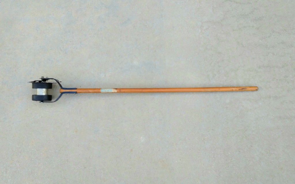 Ames Wood Handle Rotary Edger