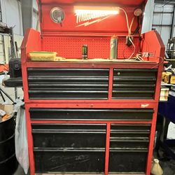 Milwaukee Tool box With Hutch