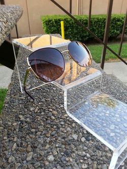 *~♥NeW LaDiEs PoLaRoId SuNgLaSsEs♥~*