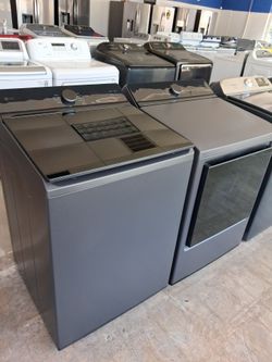 NEW. NUEVAS  SET LG THIN Q ......INC WARRANTY