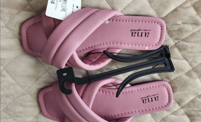Women's Flip Flops Size 6 M New