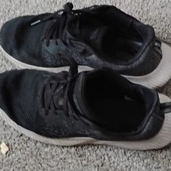 Men's 10 1/2 Dark Black And White Shoes Used