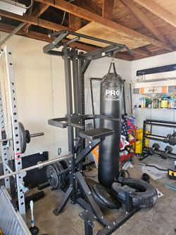 Assisted pull up machine