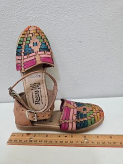 Girls shoes