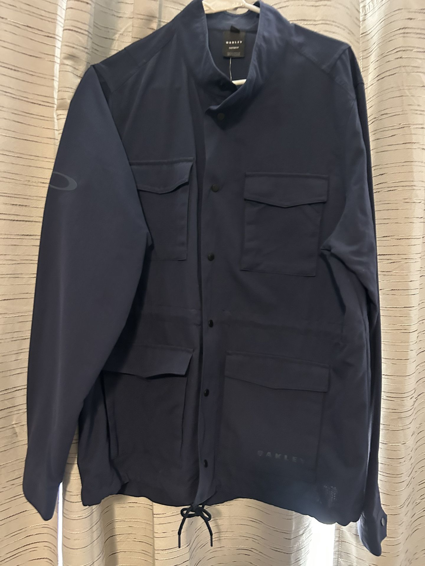 Oakley mens Jacket New with tag Large