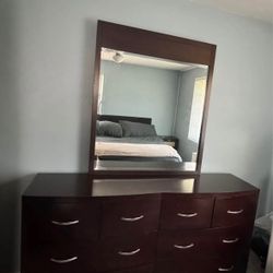 8 Drawer Dresser with Mirror
