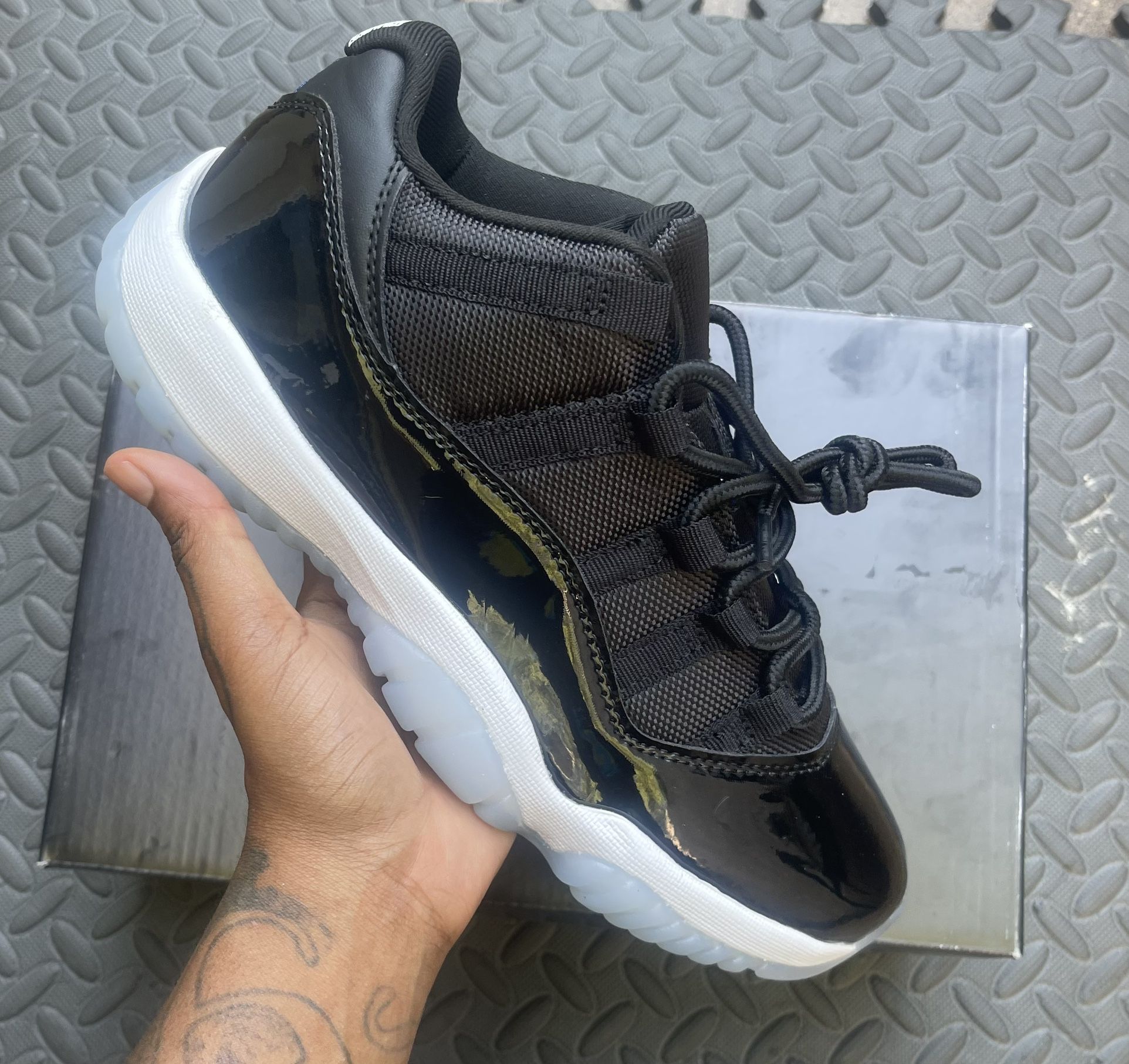 Jordan 11 ‘space Jam’