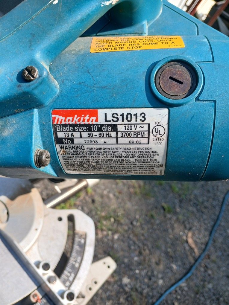 Makita 10" Compound Miter Aaw