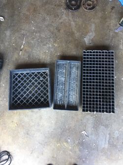 Grow trays