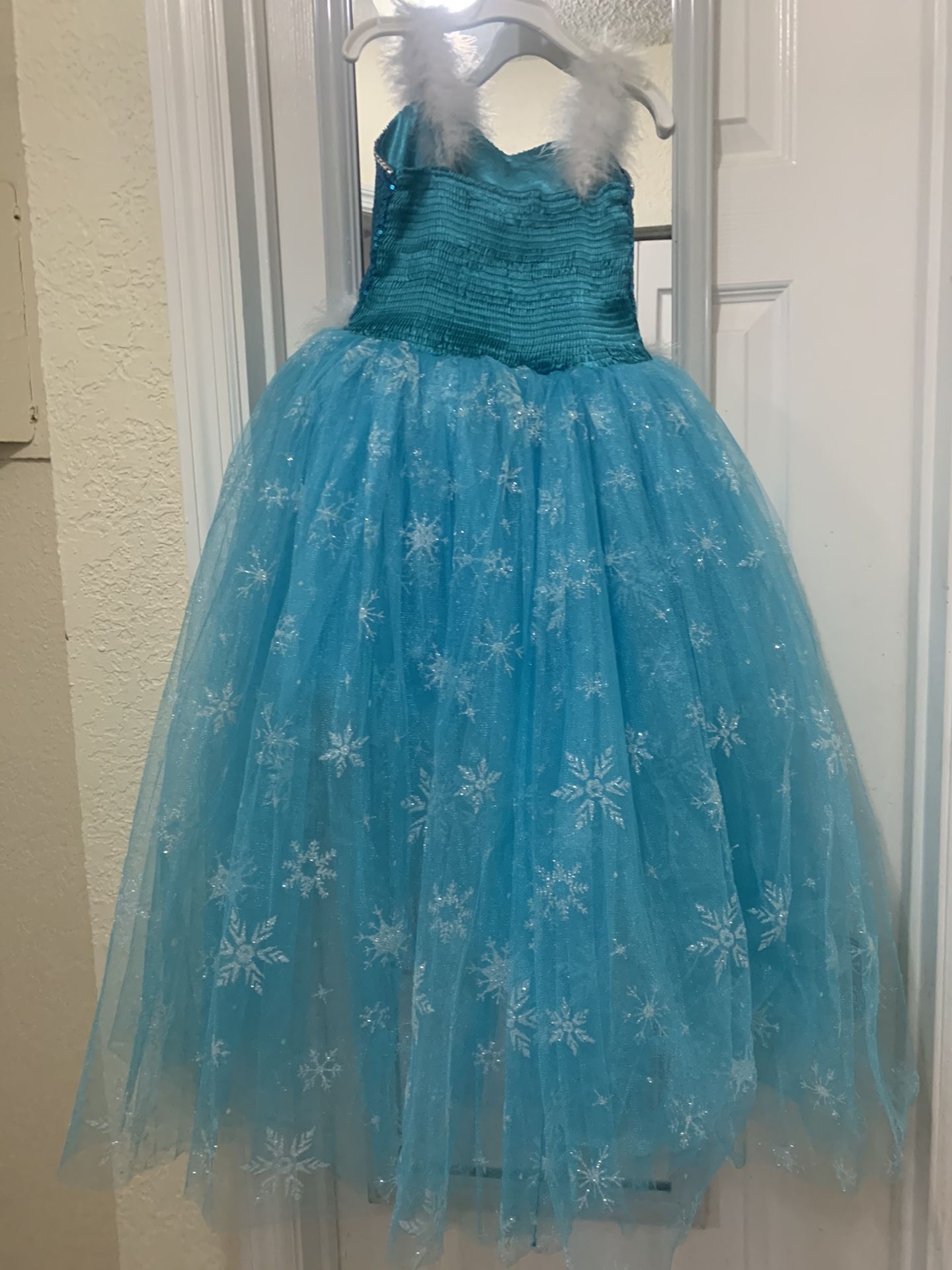 Elsa dress size 5-6