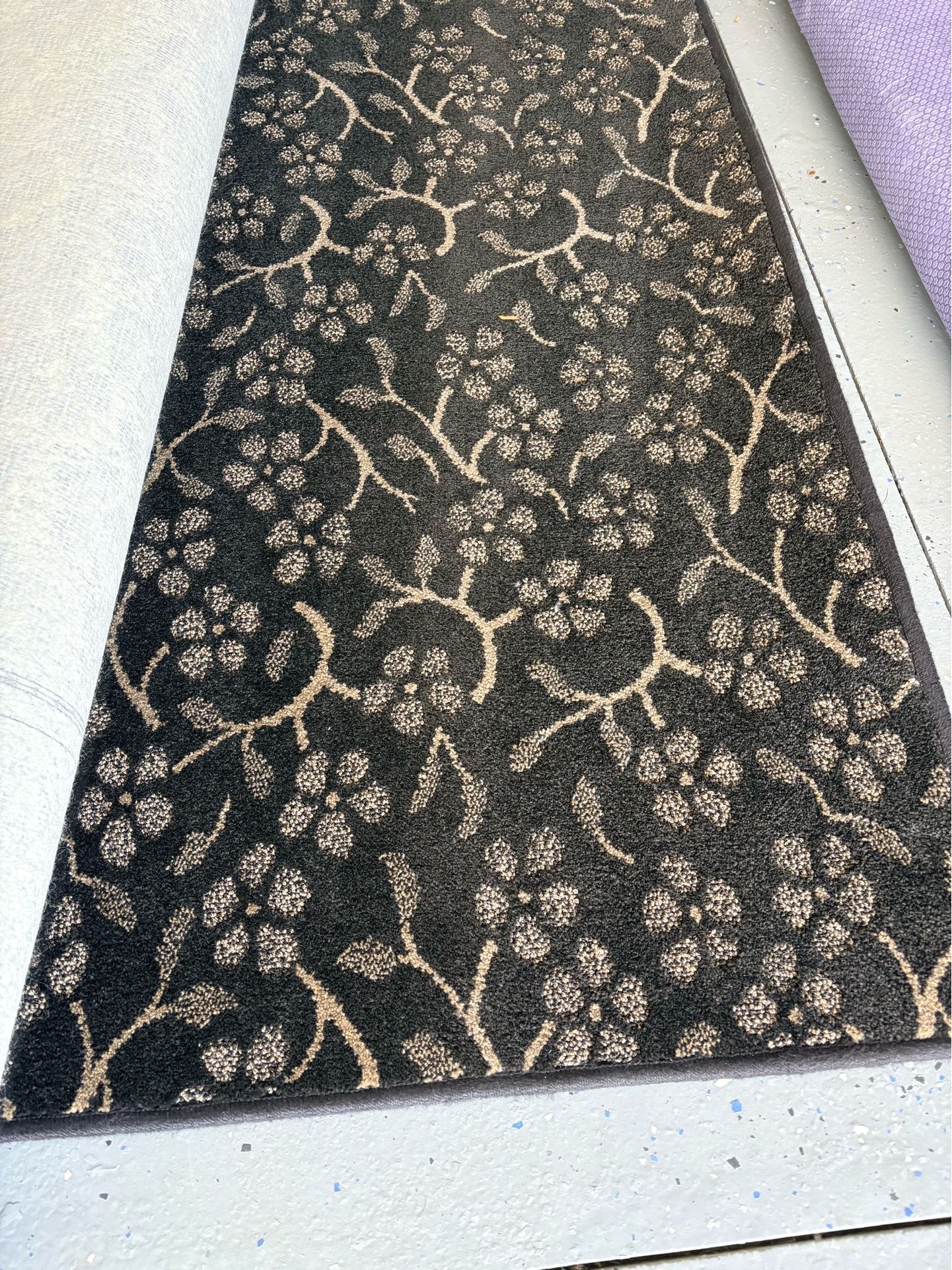FREE 9’ x 9’ Rug with pad. Super good condition.
