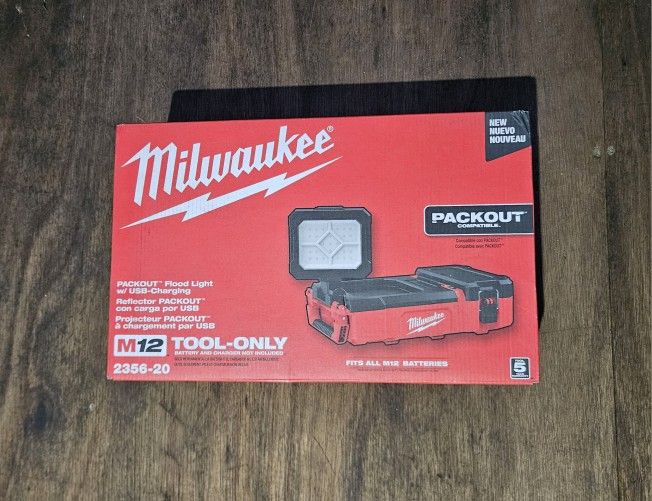 Milwaukee M12 Packout Light