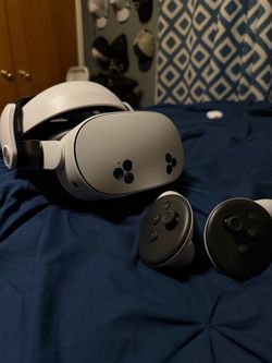Meta Quest 3 VR Headset with Controllers and upgraded head strap