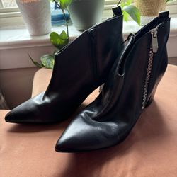 Marc Fisher Retta Zip Booties 8M