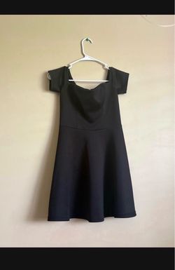 Women’s Size Small Black Off The Shoulder Mini Dress