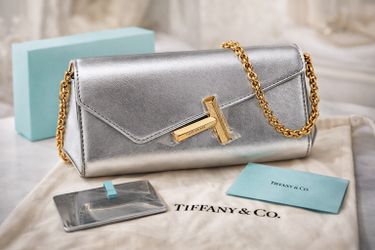 Tiffany & Co. Tiffany T Clutch on Chain Silver Lambskin New Italy Designer HTF