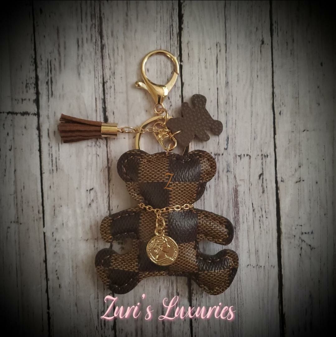 LoVe Brown Checkered Bear with gold coin