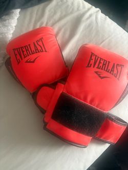 Boxing gloves