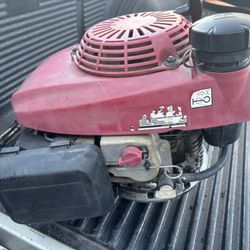 Honda 2 Cycles Engine 