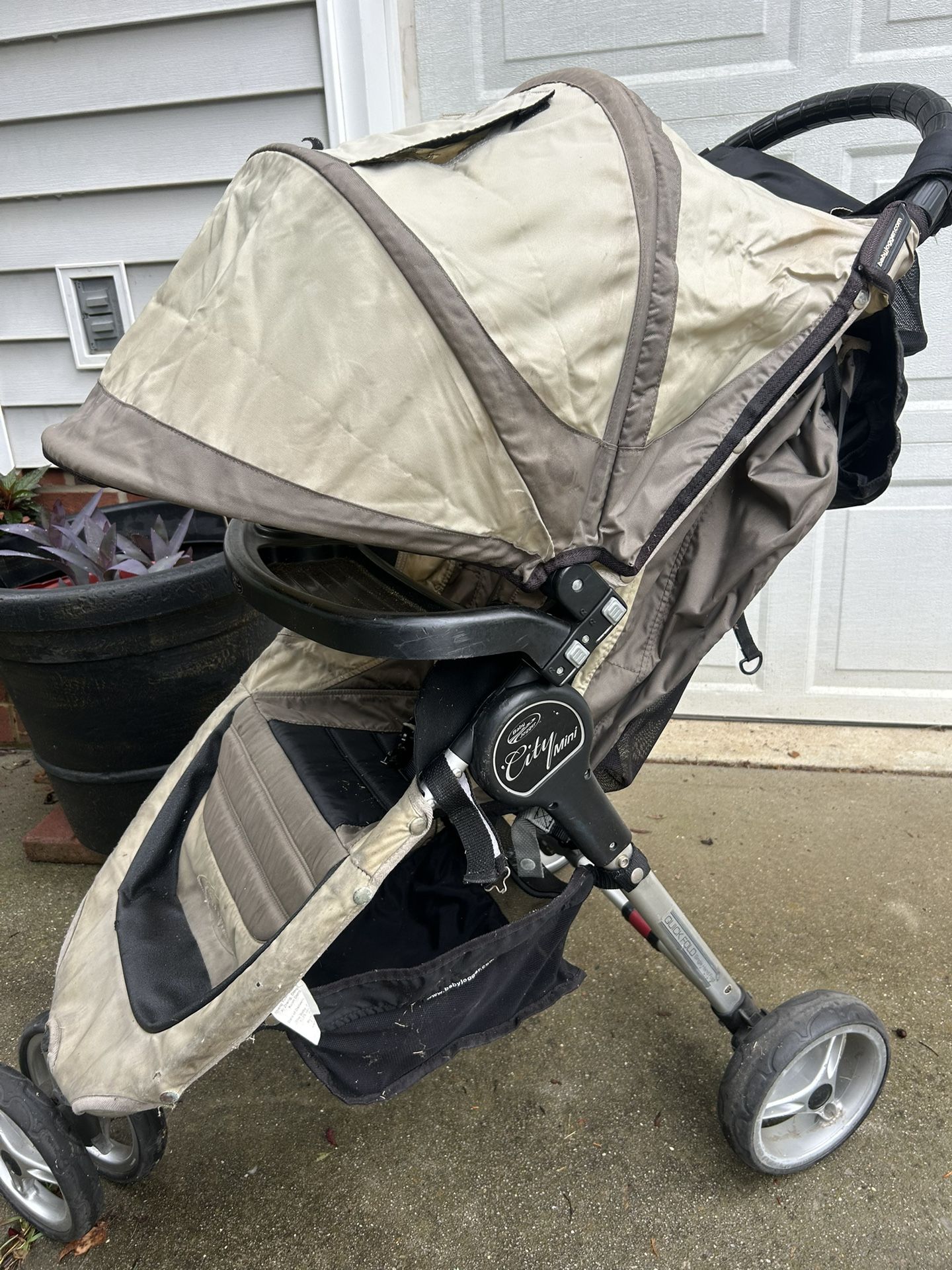 City Mini Stroller , Good Condition , Great Stroller Ready To Roll!