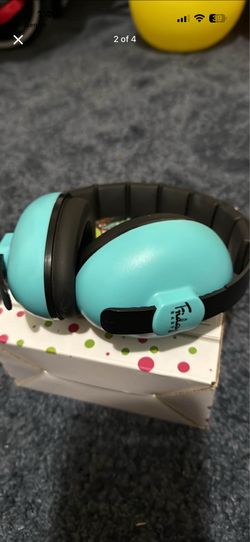 Baby noise cancellation brand new/ Bebe