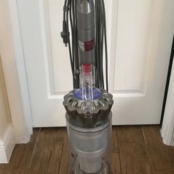 Dyson Ball Animal 3 Vacuum Cleaner 