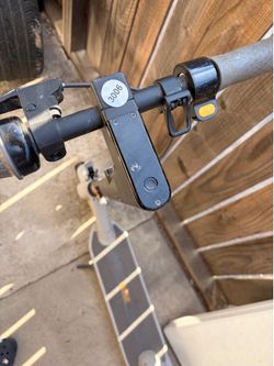 Electric scooter ninebot