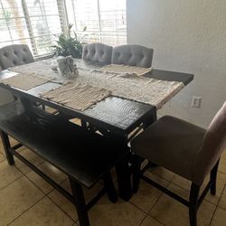 Dinning Table 