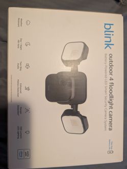 Outdoor 4 floodlight camera blink