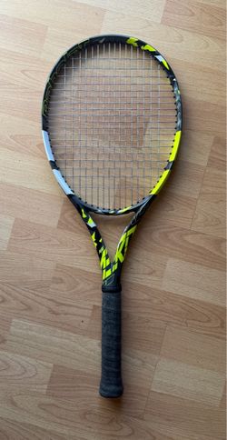 Babolat Pure Aero 2023 - Grip Size 3 (4 3/8”)
