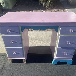 Free Girls Desk 